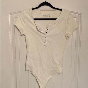 Abercrombie & Fitch Off-White Snap Bodysuit